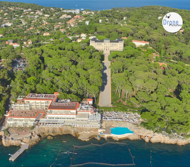 08-20 Septembre 2022 -Eden Roc d’Antibes (Alpes-Maritimes) vue par drone © Drone-Pictures