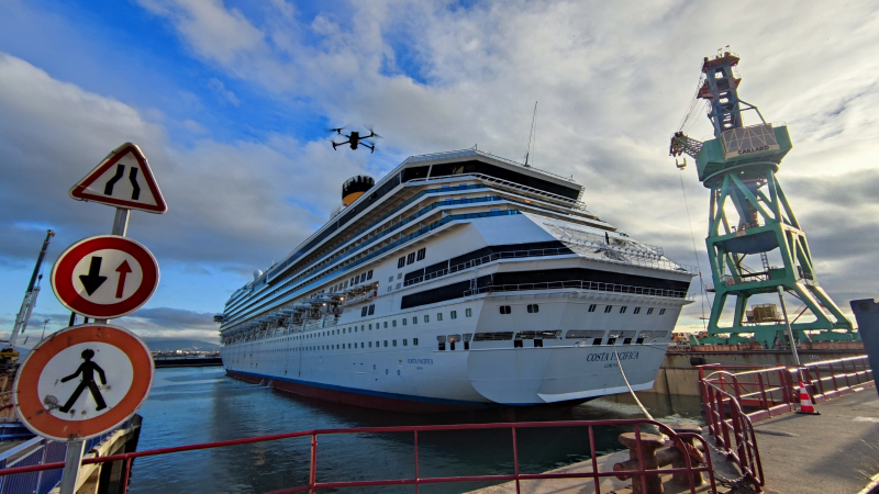 16-28 Novembre 2022 - Mavic 3 en vol Forme 10 du GPMM devant un bateau Costa Croisières pour NATGEO-Marseille-© Drone-Pictures