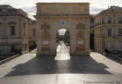 Photo aérienne de l'Arc de Triomphe de Montpellier, Hérault, France