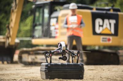 Photo et vidéo par drone pour des suivis de chantier de construction - Drone DJI Inspire 1 Pro - Décollage - Télépilote 